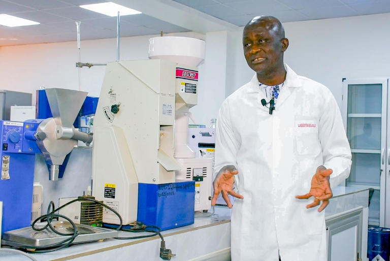 BURKINA/INNOVATION : « NOUS POUVONS PRODUIRE DU RIZ TROIS FOIS L'AN POUR UN RENDEMENT DE 12 TONNES À L'HECTARE », PR BASSOLÉ.