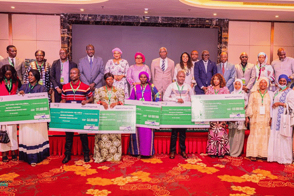 GUINEE - SOUTIEN AUX FILIÈRES FONIO ET FRUITS : LE PREMIER MINISTRE PRÉSIDE LA CÉRÉMONIE DE REMISE DES FINANCEMENTS AUX BÉNÉFICIAIRES