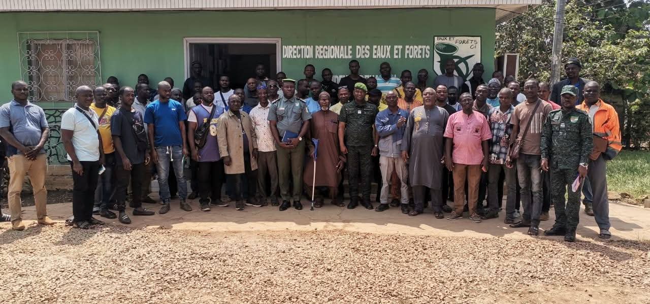 CÔTE D’IVOIRE-INDÉNIÉ-DJUABLIN : LES MENUISIERS SENSIBILISÉS SUR L’INTERDICTION DU BOIS ISSU DU SCIAGE À FAÇON