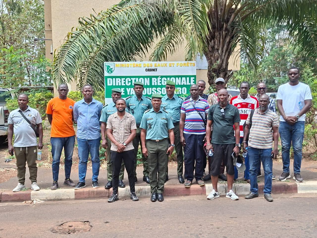 CÔTE D'IVOIRE-LES EXPLOITANTS FORESTIERS FORMES AUX NORMES TECHNIQUES D’EXPLOITATION